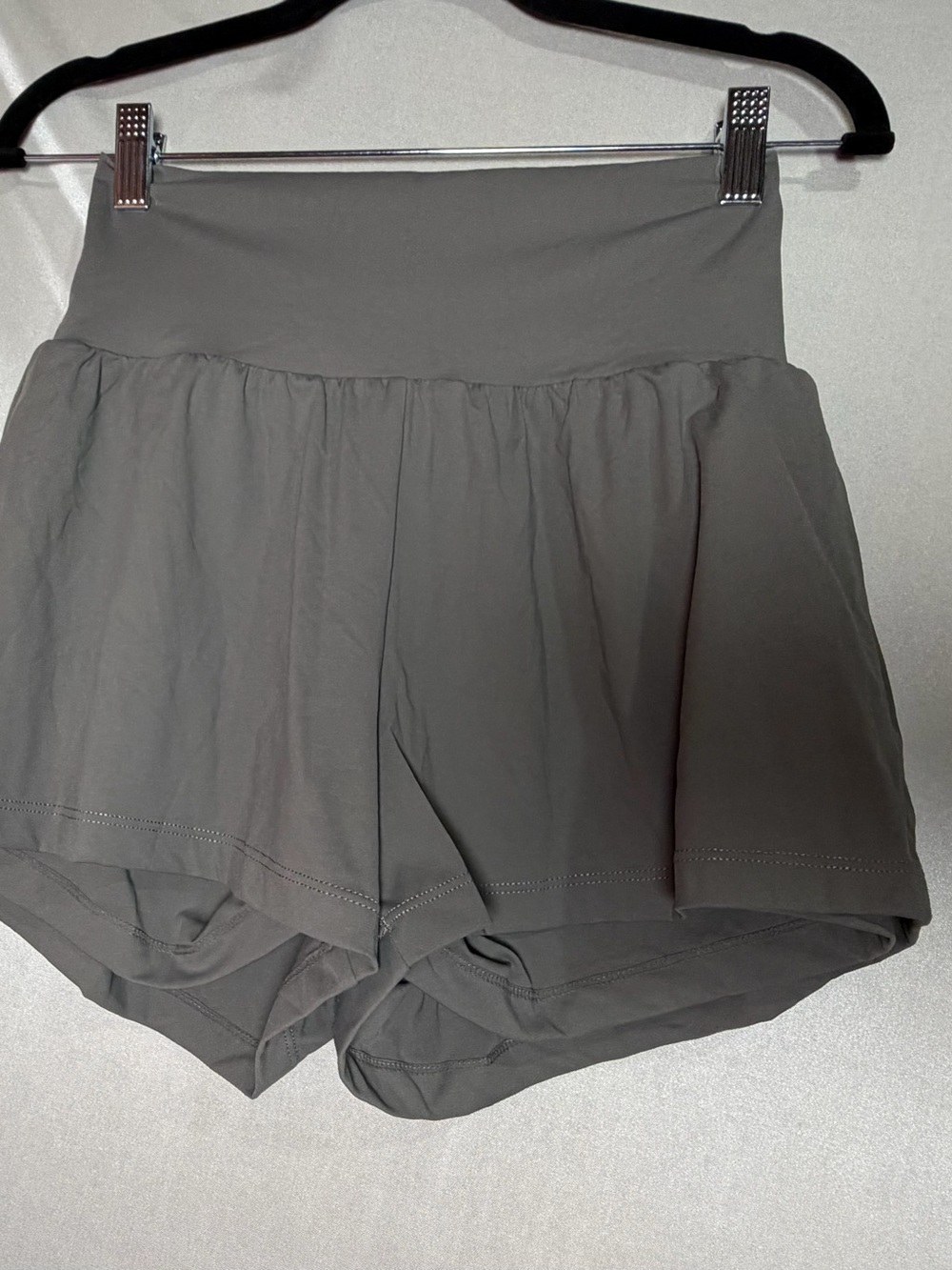 Halara Gray High-Waisted 2-in-1 Athletic Shorts Size S CLW189G